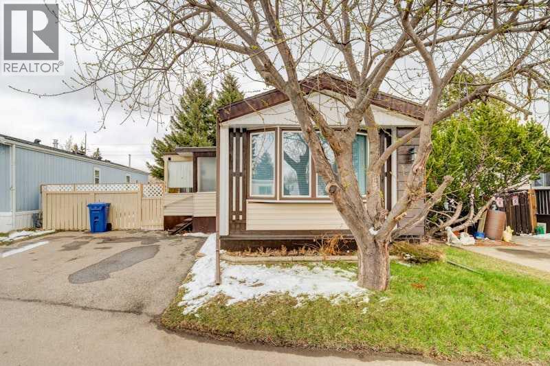 6724 17 Avenue Southeast Property Photo 1