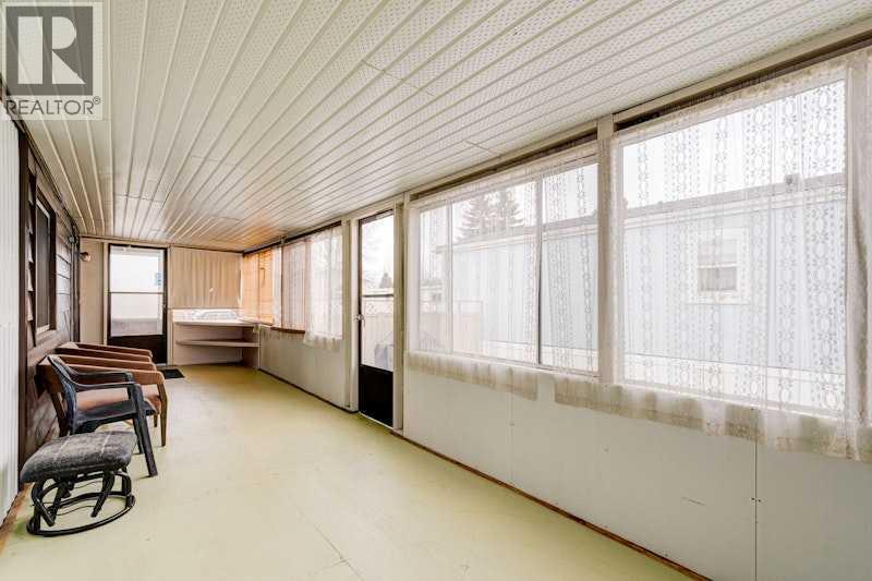 6724 17 Avenue Southeast Property Photo 5