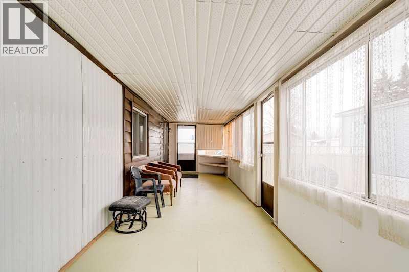 6724 17 Avenue Southeast Property Photo 6