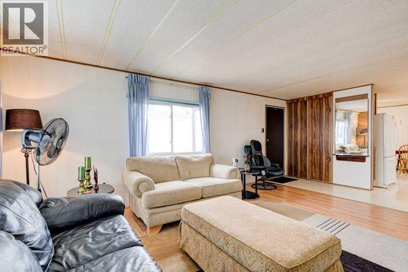 6724 17 Avenue Southeast Property Photo 7