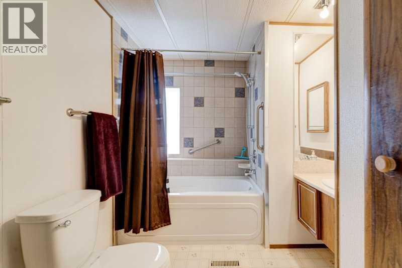 6724 17 Avenue Southeast Property Photo 24