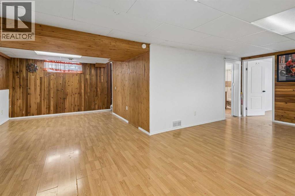 83 Appletree Close Se Property Photo 17