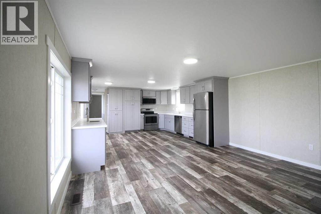 32 Deerglen Property Photo 3