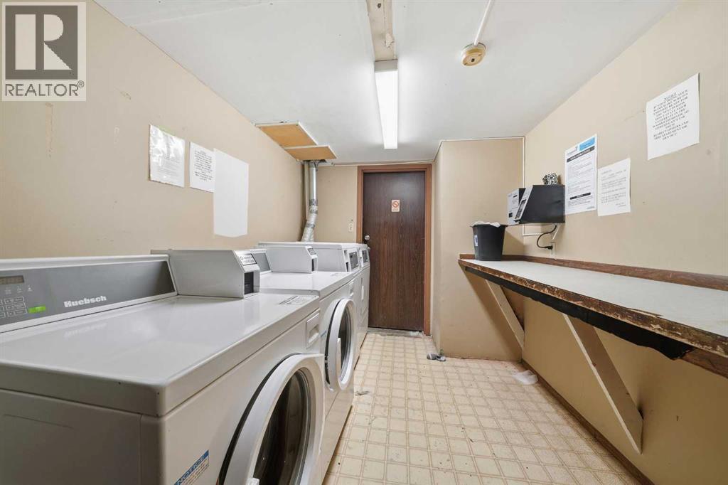 4746 55 Street Property Photo 9