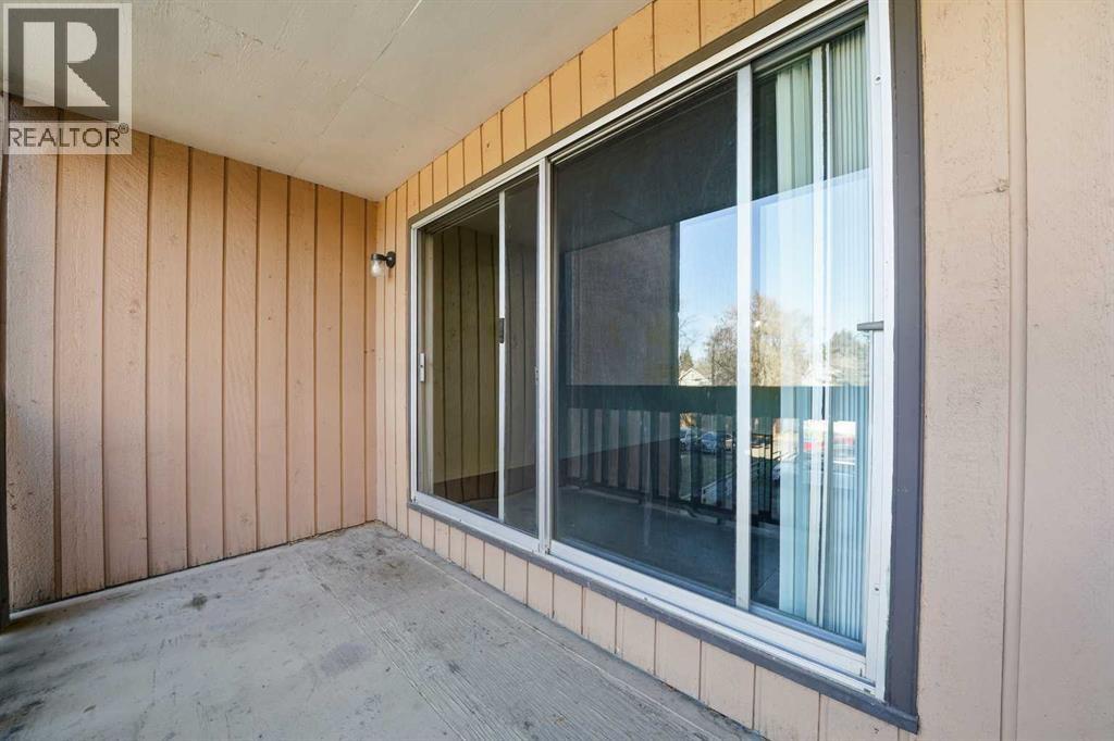4746 55 Street Property Photo 14