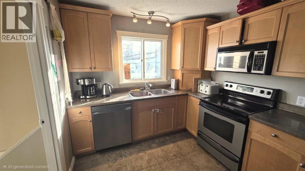 10905 91 Street Property Photo 2