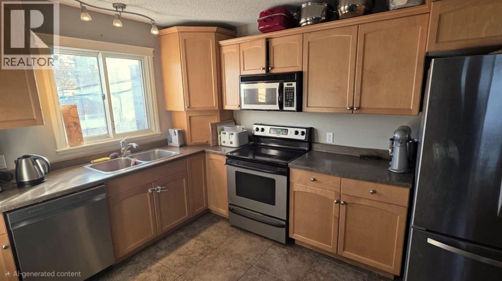 10905 91 Street Property Photo 3