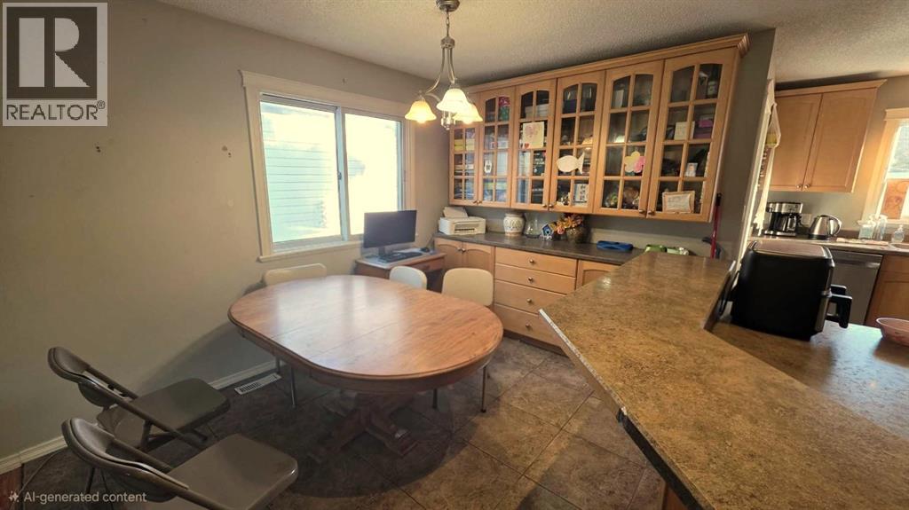 10905 91 Street Property Photo 5