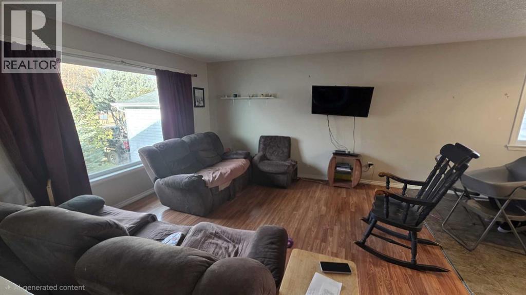 10905 91 Street Property Photo 7
