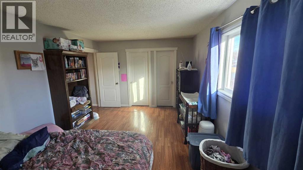 10905 91 Street Property Photo 9