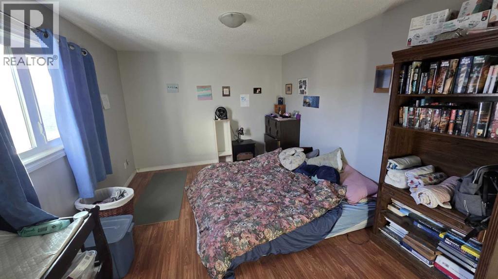 10905 91 Street Property Photo 11