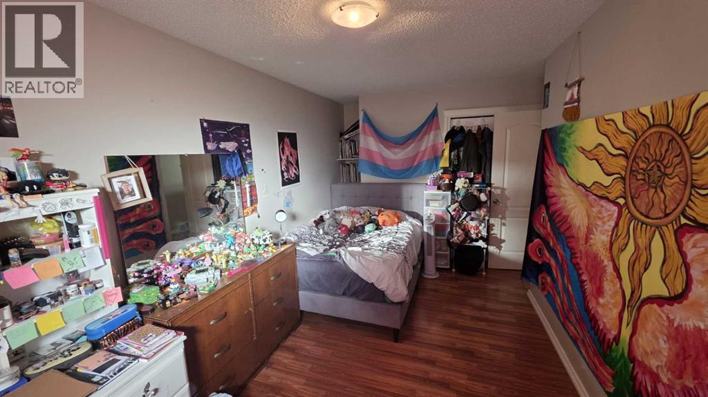 10905 91 Street Property Photo 12