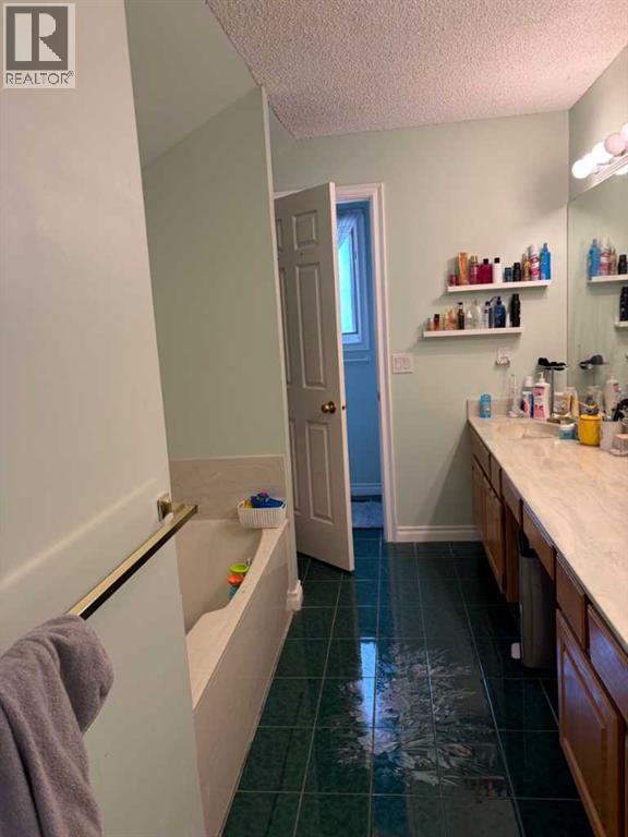 1065 East Chestermere Drive Property Photo 20