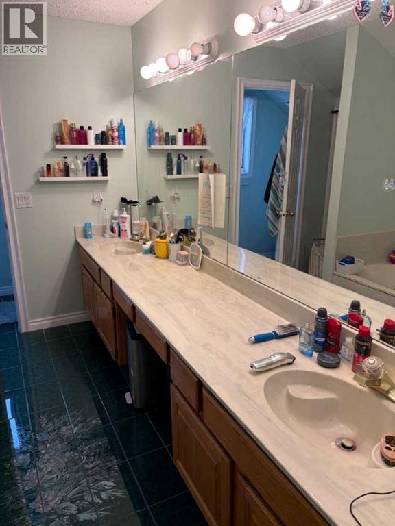 1065 East Chestermere Drive Property Photo 21