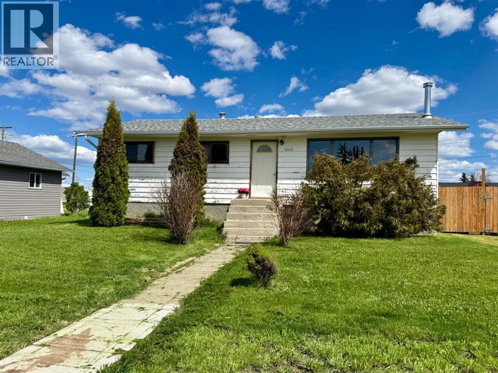 4643 52 Street Property Photo 1