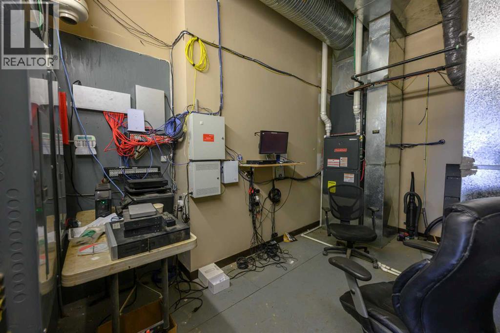 10709 79 Avenue Property Photo 16