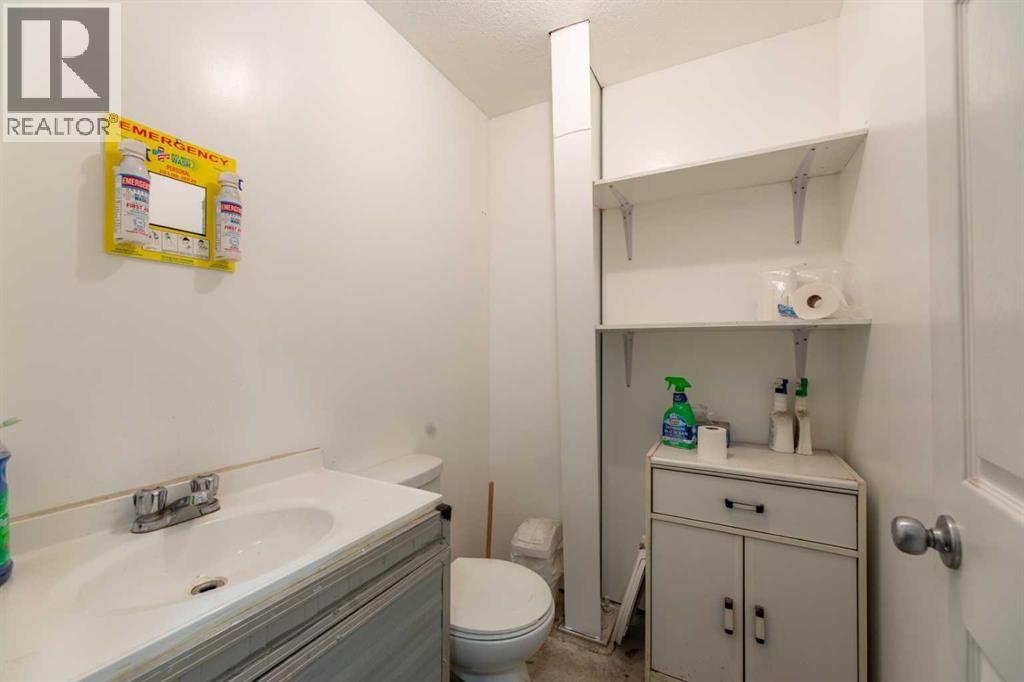 120 Steele Crescent Property Photo 4