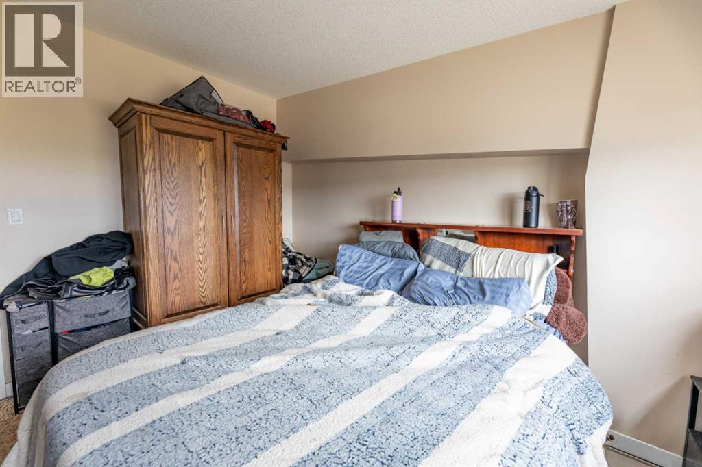 120 Steele Crescent Property Photo 18