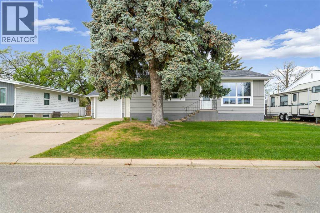 5716 53 Street Property Photo 1