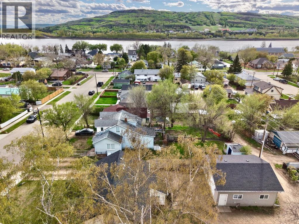 10122 106 Avenue Property Photo 6