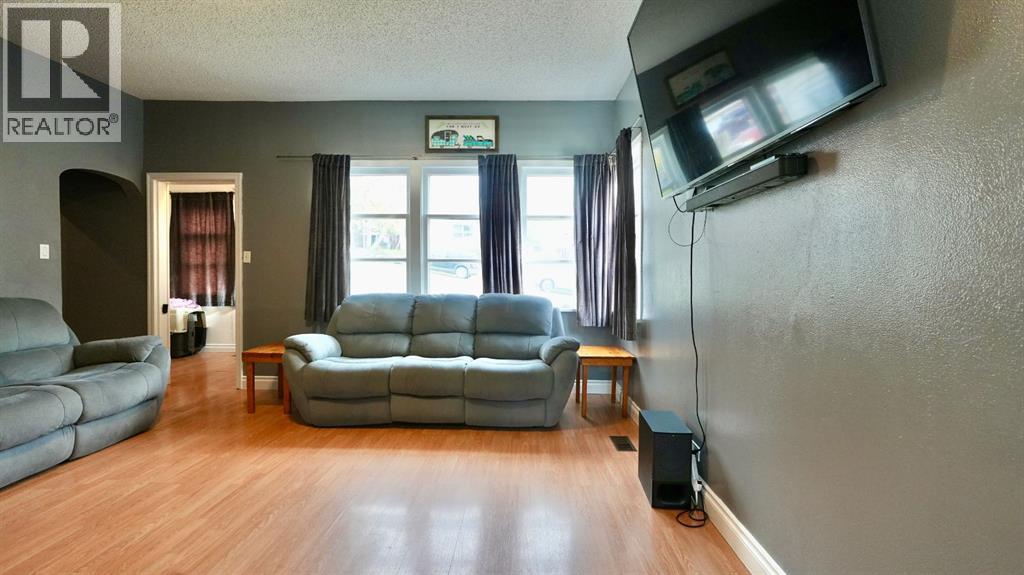 10122 106 Avenue Property Photo 14