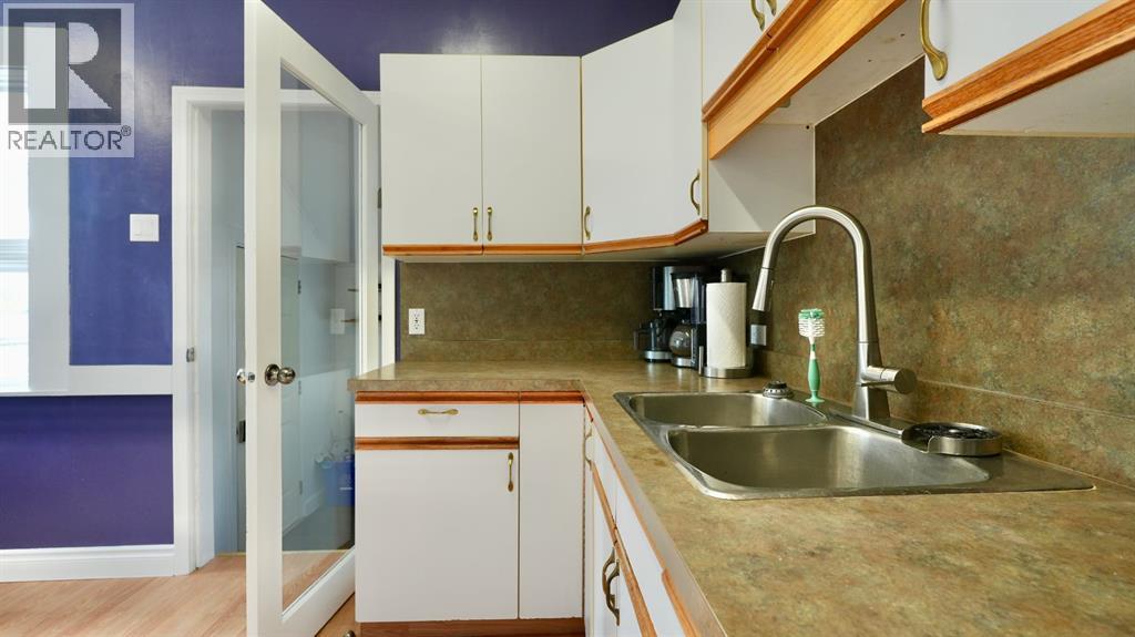 10122 106 Avenue Property Photo 18