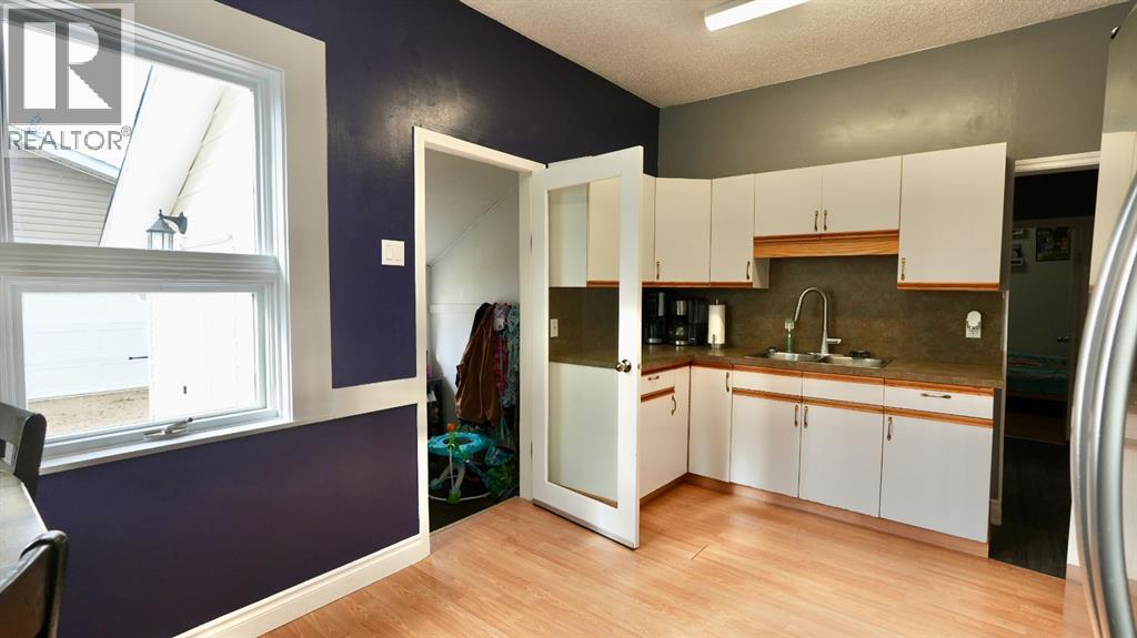 10122 106 Avenue Property Photo 22