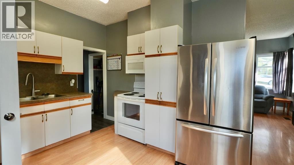 10122 106 Avenue Property Photo 23