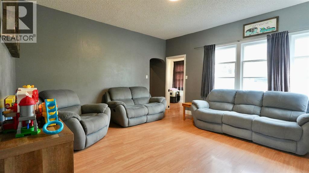 10122 106 Avenue Property Photo 24