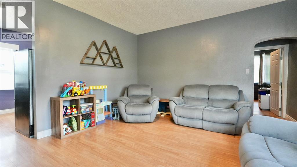 10122 106 Avenue Property Photo 25