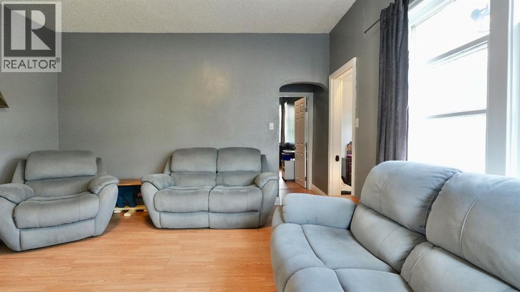 10122 106 Avenue Property Photo 27