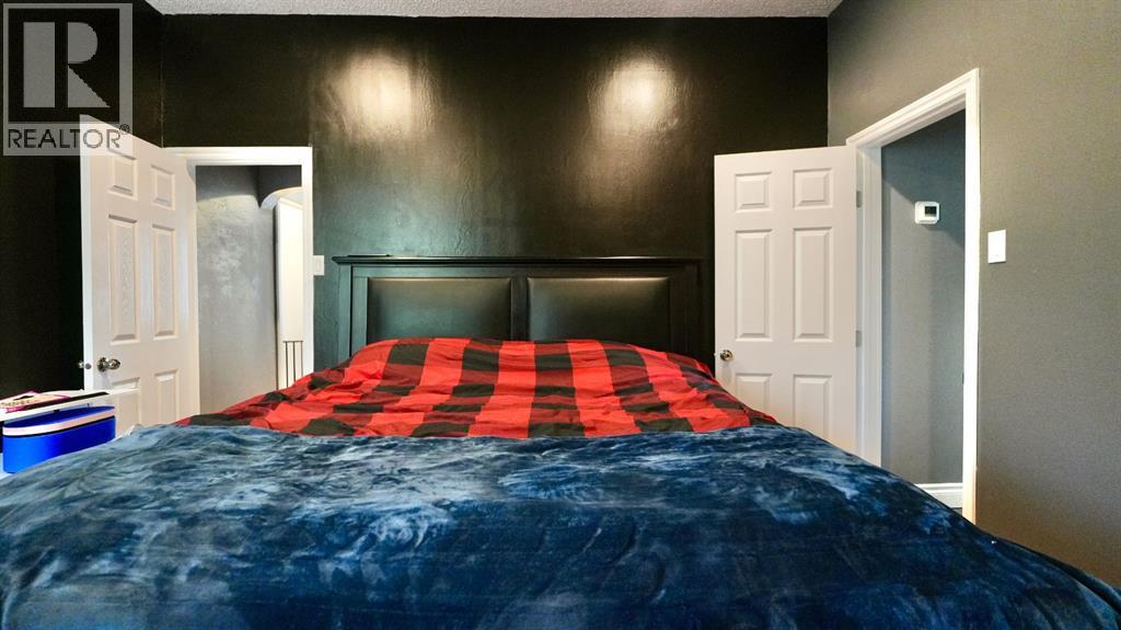10122 106 Avenue Property Photo 32
