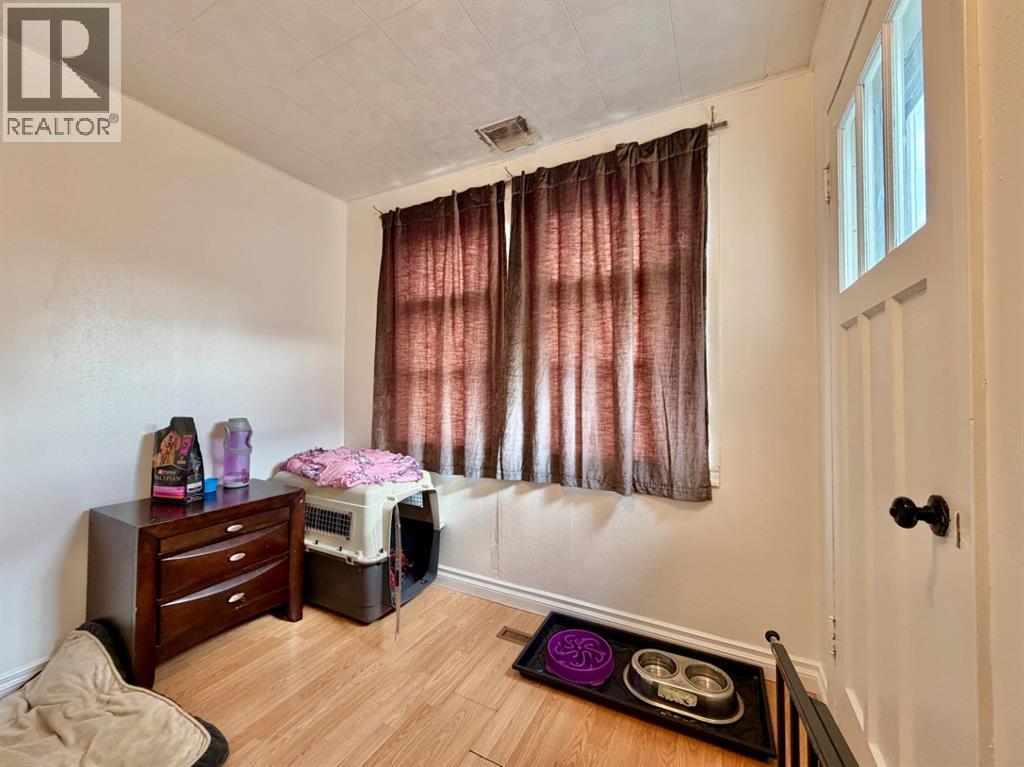 10122 106 Avenue Property Photo 33