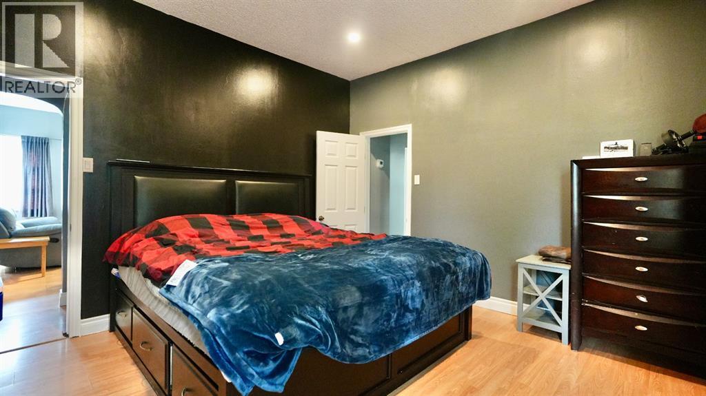 10122 106 Avenue Property Photo 38