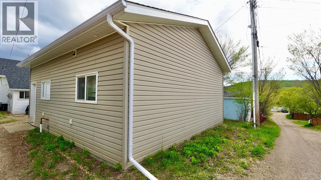 10122 106 Avenue Property Photo 44
