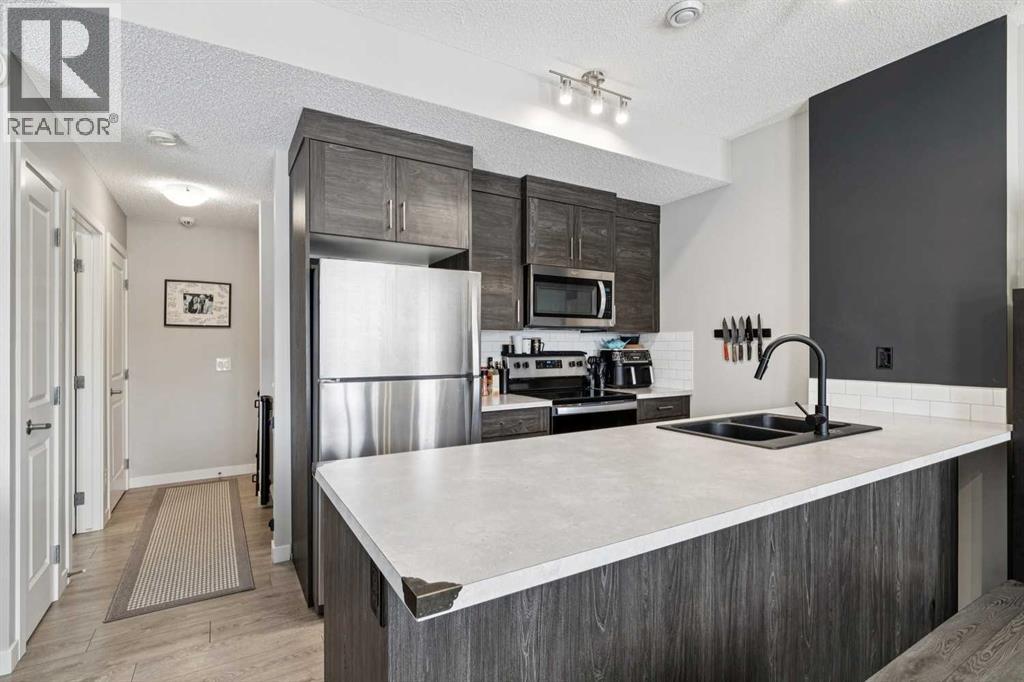 250 Fireside View Property Photo 3