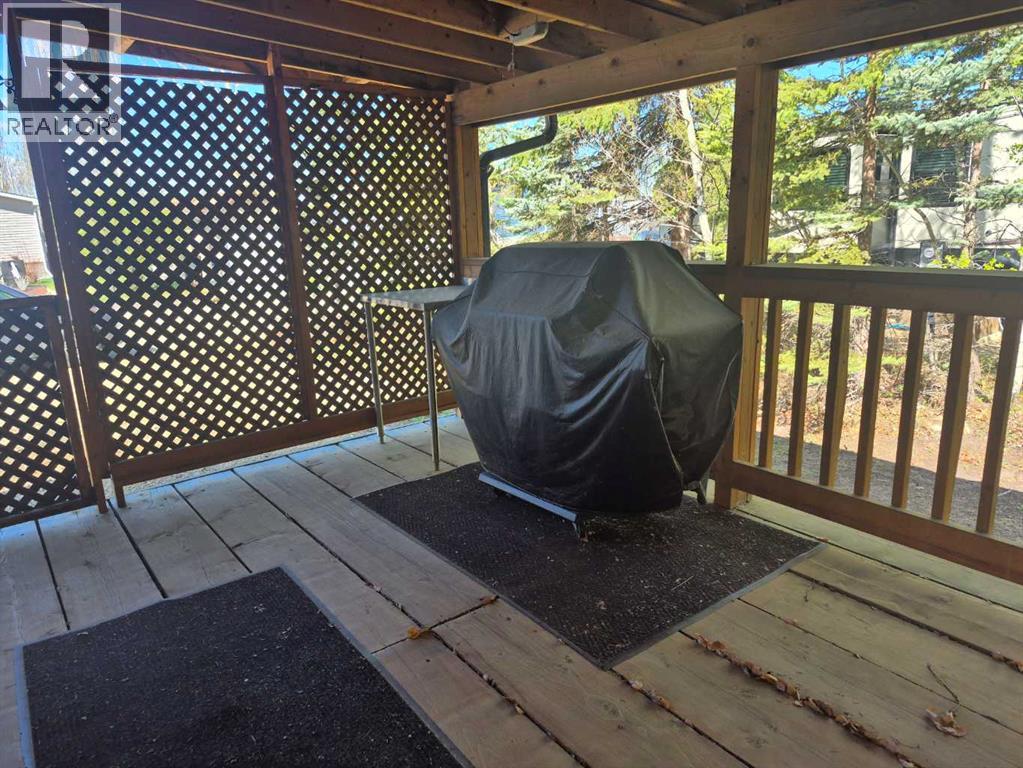 10046 Township Road 422 Property Photo 3