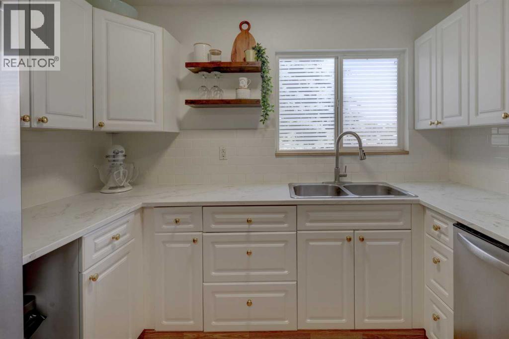 707 Westmount Drive Property Photo 8