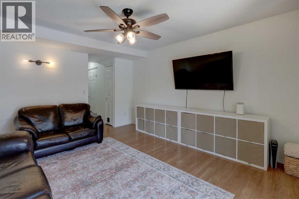 707 Westmount Drive Property Photo 16