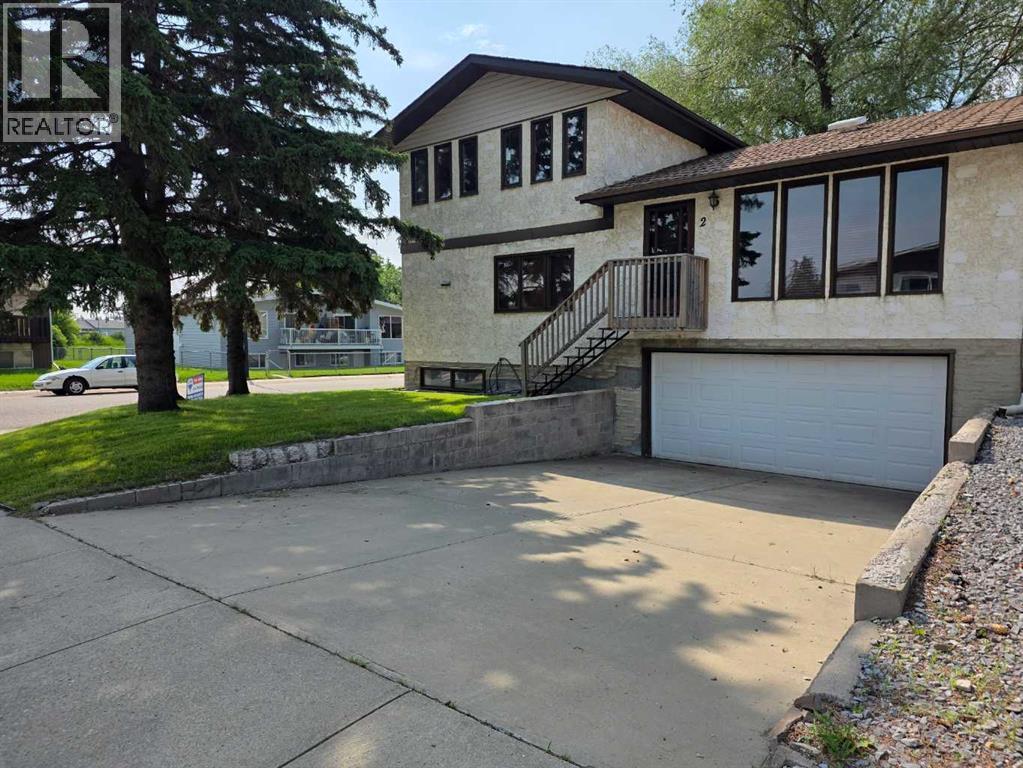 2 Nichols Crescent Property Photo 1