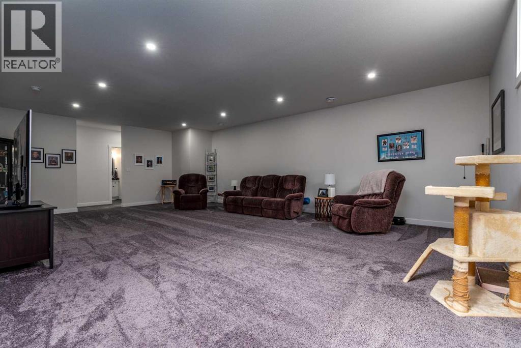 7302 37 Street Close Property Photo 21