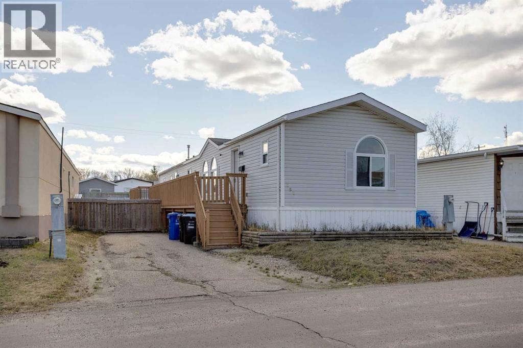 252 Grandview Crescent Property Photo 1