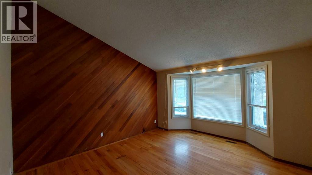 821 Whitemont Drive Ne Property Photo 5