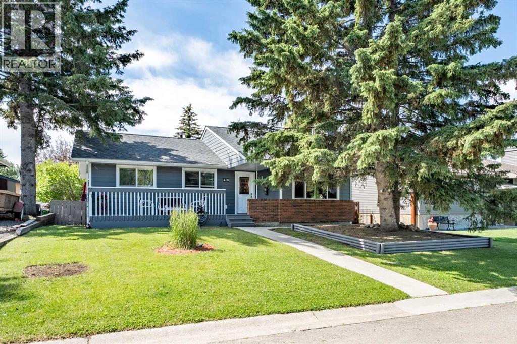 49 Lock Crescent Property Photo 1