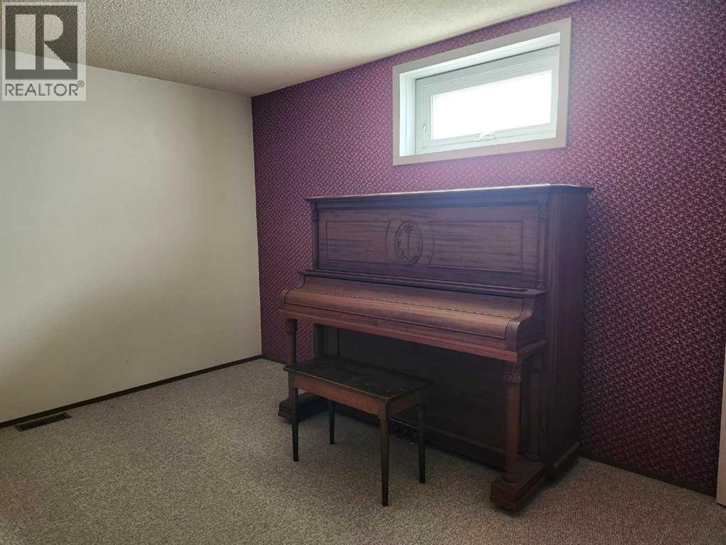 31 Larch Avenue Property Photo 29