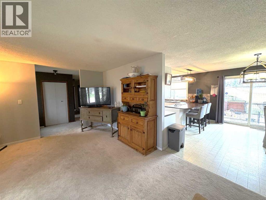 5602 47 Avenue W Property Photo 13