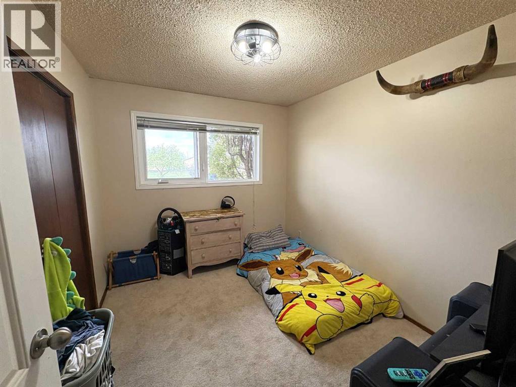 5602 47 Avenue W Property Photo 16