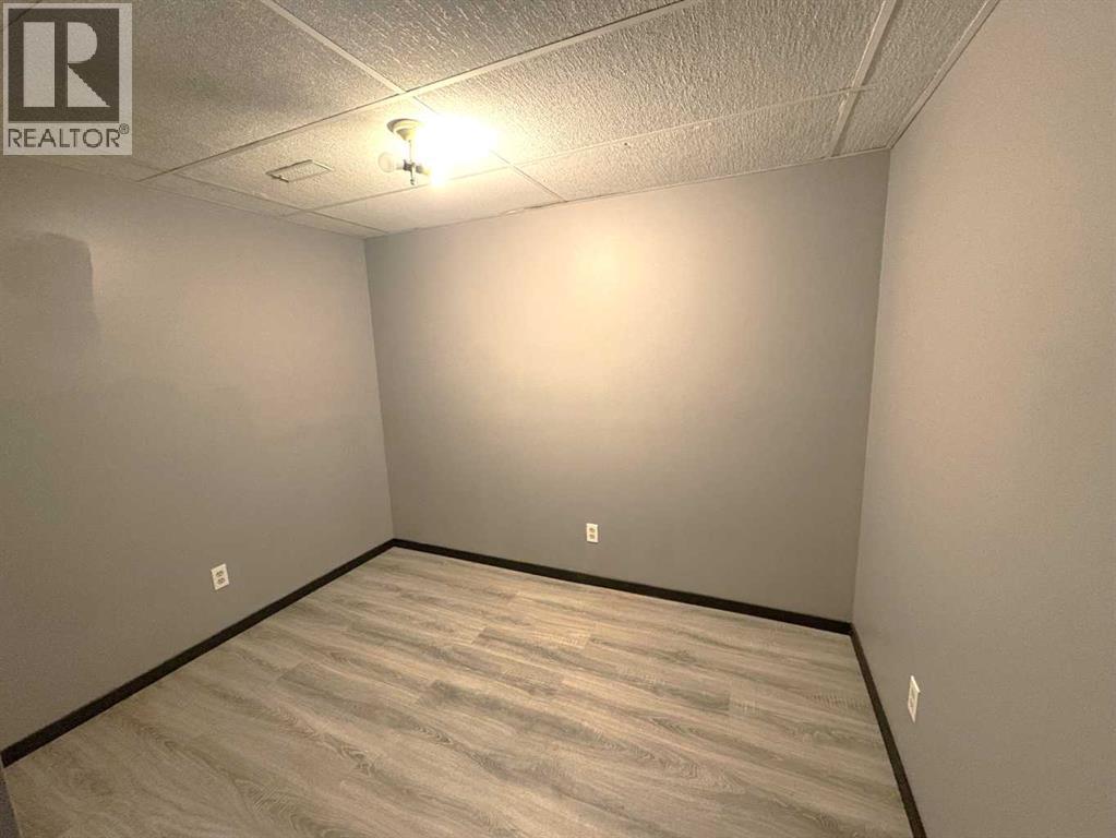 5602 47 Avenue W Property Photo 21