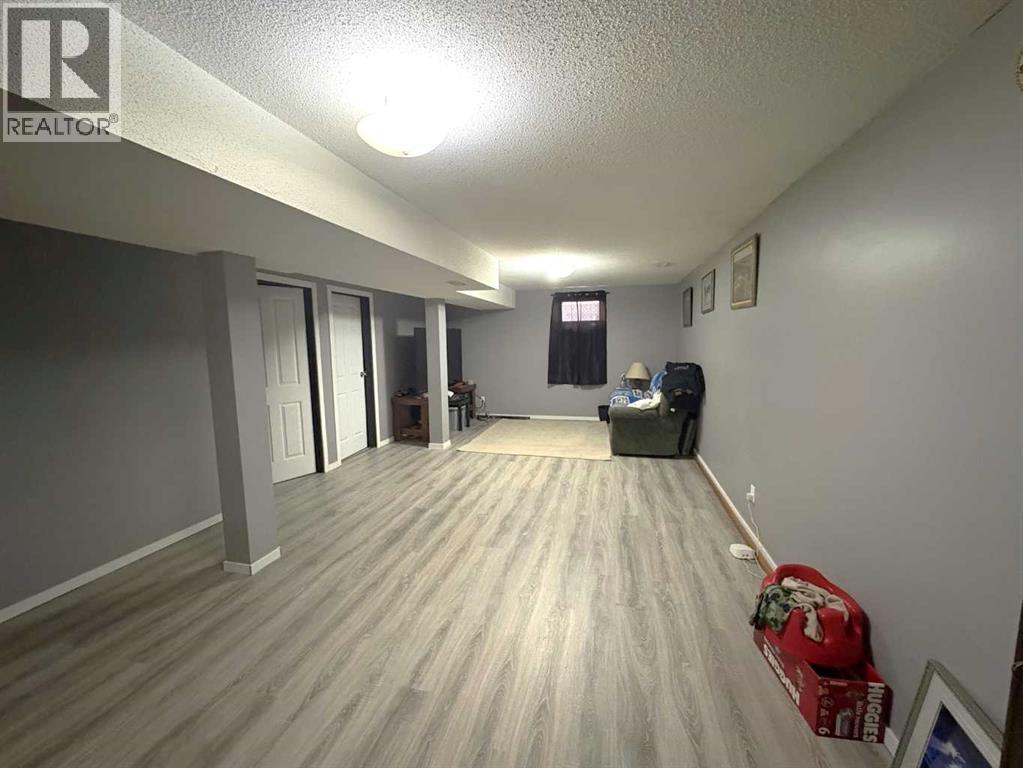 5602 47 Avenue W Property Photo 23