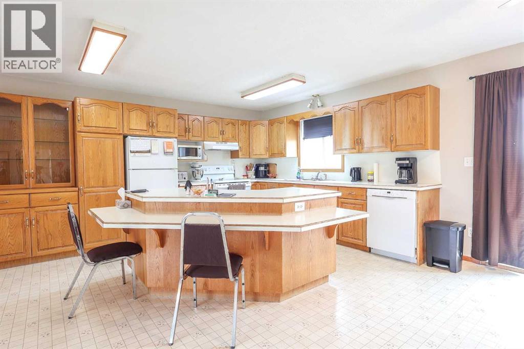 4905 82 Street Property Photo 5